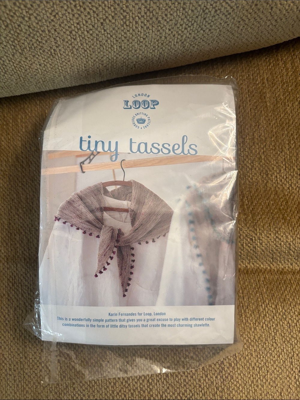 Loop London Tiny Tassels Shawlette Pattern - Mauve Accents